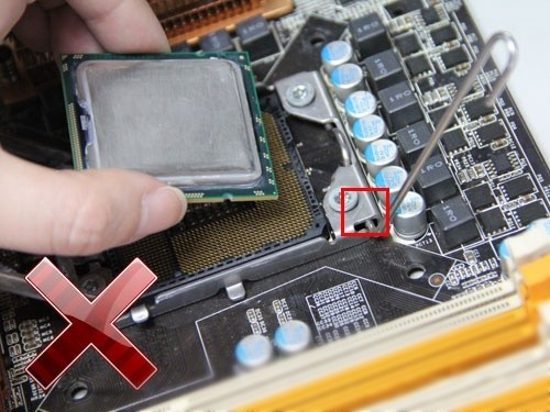 新手DIY裝機技巧 組裝電腦硬件安裝注意事項 三聯(lián)