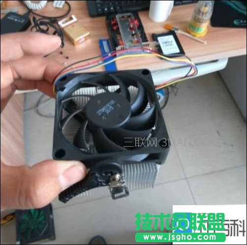 怎么將臺式電腦各配件組裝起來